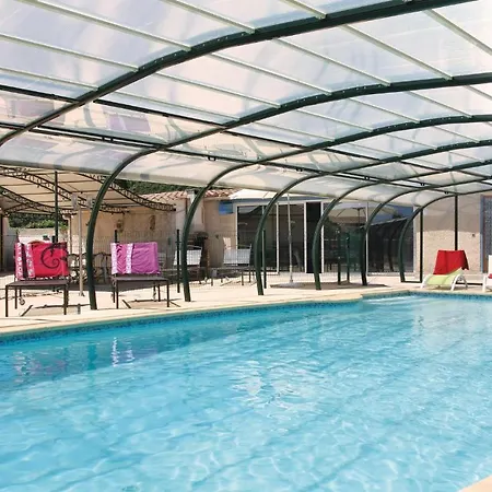 Holiday home Stunning In Du Gard *