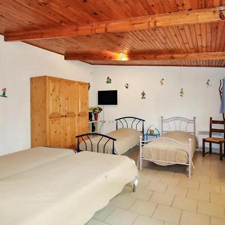 Holiday home Stunning In Du Gard Rochefort-du-Gard